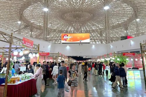 Hội chợ Mùa Xuân - điểm hẹn mua sắm Tết và trải nghiệm văn hóa vùng miền