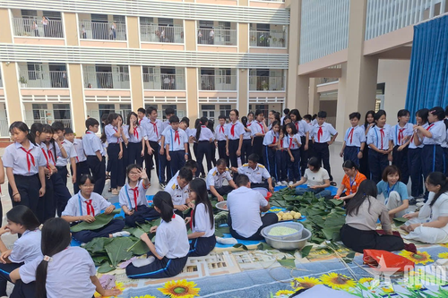 Hương Tết kết nối tình quân dân