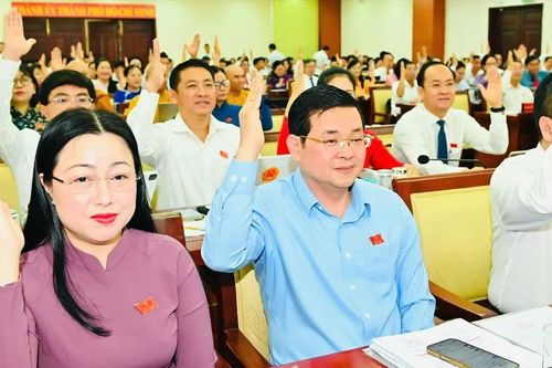 Kỳ họp thứ 8 HĐND TPHCM khóa X, nhiệm kỳ 2021-2026: Thông qua nhiều nghị quyết quan trọng
