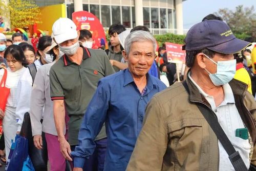 'Chuyến xe mùa xuân' đưa 2.000 sinh viên, người lao động khó khăn về quê đón tết