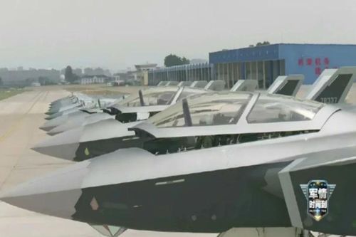 Không quân Trung Quốc tiếp nhận lô tiêm kích J-20 mới