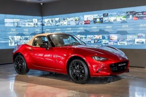 Mazda MX-5 2026 nhận đặt hàng tại Việt Nam, giá dự kiến 1,359 tỷ đồng