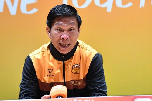 HLV HAGL tiết lộ điều khó tin về thủ môn Trung Kiên
