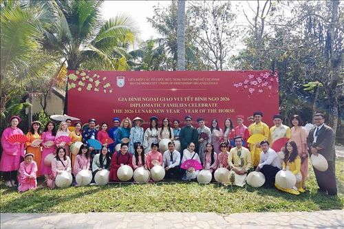 Kết nối tình hữu nghị quốc tế qua các hoạt động vui đón Tết Bính Ngọ