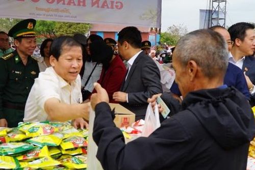 Đắk Lắk: 'Phiên chợ 0 đồng' ấm lòng dân bản