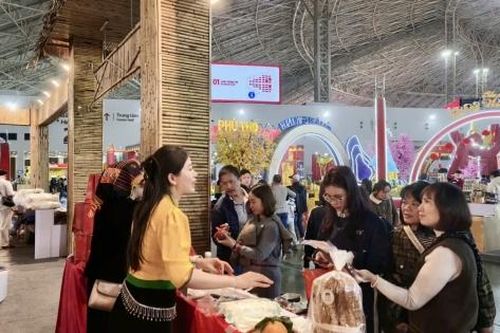 Sản phẩm OCOP Điện Biên, Lai Châu 'hút khách' tại Hội chợ Mùa Xuân