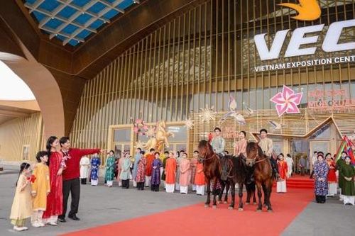 Tái hiện vẻ đẹp của cổ phục Việt tại Hội chợ Mùa Xuân 2026