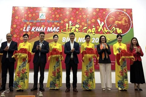Đặc sản vùng miền hút khách tại Hội chợ Xuân Bính Ngọ 2026
