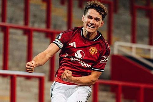Jacob Devaney tỏa sáng: 'Viên ngọc' MU lập siêu phẩm tại Scotland
