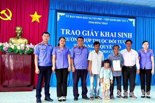 Viện Kiểm sát nhân dân khu vực 4 phối hợp cấp Giấy khai sinh cho trẻ em