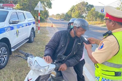 Thực thi nghiêm quy định 'đã uống rượu bia - không lái xe'