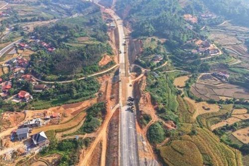 Cao tốc Hữu Nghị - Chi Lăng 12.000 tỷ tạm vận hành dịp Tết 2026 để giảm tải Quốc lộ 1