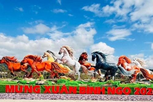 Linh vật ngựa Tết 2026: Ngựa vàng Điện Biên và dàn tuấn mã các tỉnh gây sốt