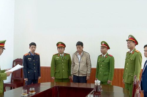 TP Huế: Khởi tố cán bộ địa chính lập khống hồ sơ để cấp sổ đỏ sai quy định
