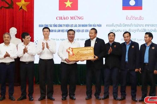 Điện lực tỉnh Sơn La và tỉnh Hủa Phăn tăng cường trao đổi hợp tác