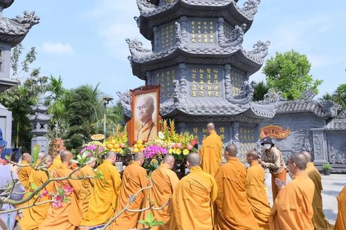 Tảo tháp Trưởng lão Hòa thượng Thích Hiển Pháp - Phó Pháp chủ GHPGVN tại chùa Pháp Thanh