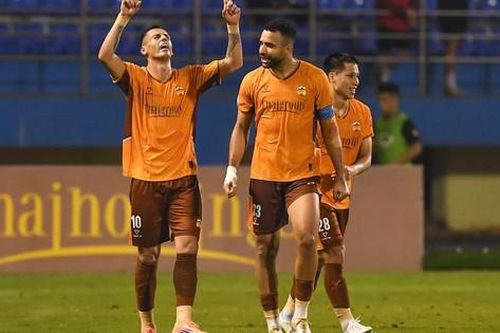 V-League 2025-2026: HAGL quật ngã Ninh Bình