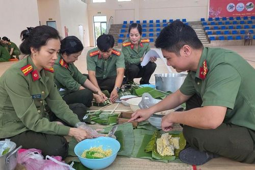 Công an An Giang khai mạc chương trình 'Xuân khát vọng – Tết sum vầy'