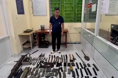 Bắt giam đối tượng tàng trữ, mua bán trái phép vũ khí quân dụng số lượng lớn