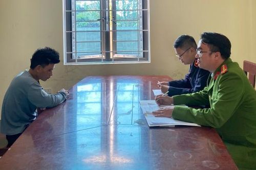 Công an xã vây ráp, bắt gọn tên cướp lẩn trốn trên cánh đồng