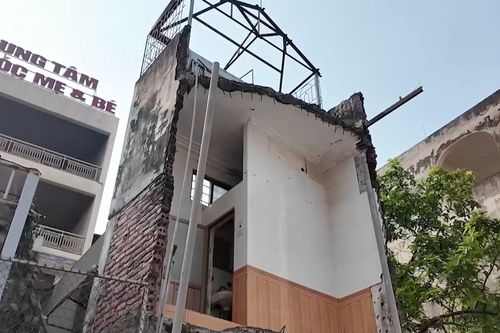 Hà Nội xử lý dứt điểm nhà siêu mỏng, siêu méo