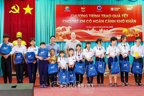 Tết yêu thương cho trẻ em hoàn cảnh khó khăn