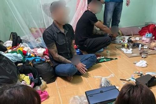 Bắt quả tang nhóm đối tượng mở tiệc tại phòng trọ để 'phê' ma túy