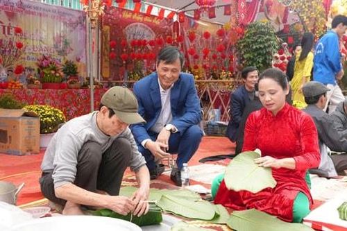 An Khánh: Trao 550 suất quà tới các hộ khó khăn nhân dịp Xuân Bính Ngọ 2026