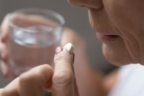Bệnh nhân tim mạch có cần phối hợp thuốc chống đông với aspirin?