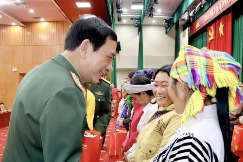 Đại tướng Phan Văn Giang chúc Tết người dân tỉnh Thái Nguyên