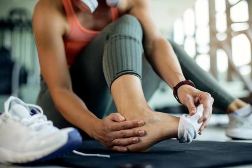 7 dấu hiệu mỡ máu cao có thể biểu hiện ở chân