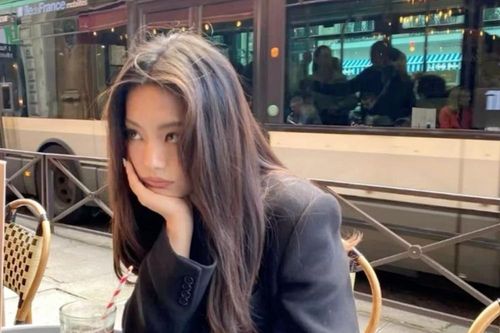 Sếp hỏi 'Năm nay em có hài lòng với mức thưởng không?', nữ nhân viên EQ cao đáp một câu khiến sếp đỏ mặt cho ngay vào danh sách tăng lương năm sau