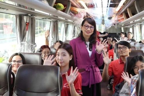 Hành trình mùa xuân đưa sinh viên về quê đón Tết