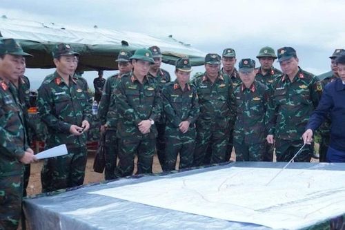 Thiếu tướng Phan Đại Nghĩa kiểm tra quy hoạch thao trường, diễn tập Quân khu 5