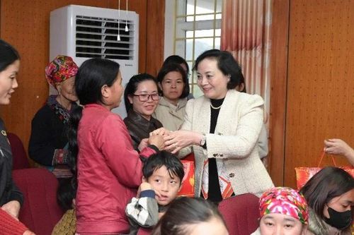 Phó Thủ tướng Phạm Thị Thanh Trà thăm, tặng quà Tết các xã biên giới và Đồn Biên phòng, tỉnh Lào Cai