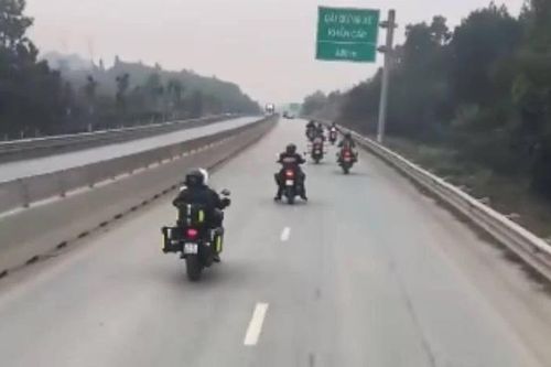 Xử lý nhóm người đi xe mô tô phân khối lớn vào cao tốc Tuyên Quang - Phú Thọ