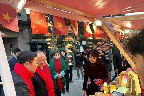 Quảng bá văn hóa, ẩm thực và sản phẩm Việt Nam tại Hội chợ quốc tế mùa Xuân Trùng Khánh, Trung Quốc