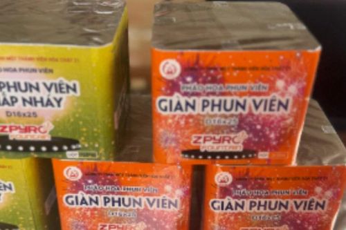 Pháo hoa Tết: Loạn giá, trắng hóa đơn