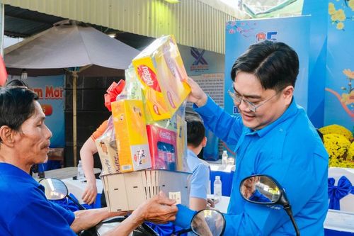 Xuân yêu thương đến với hội viên, thanh niên công nhân khó khăn ở TPHCM