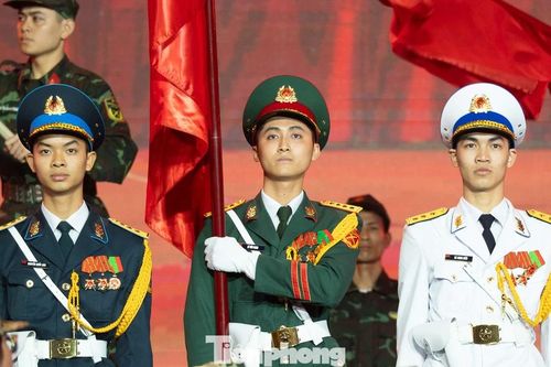 Ngắm dàn nam thần quân đội