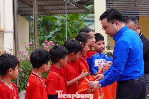 Tết Đoàn viên - Bếp ấm yêu thương lan tỏa nghĩa tình nơi bản cao xứ Nghệ