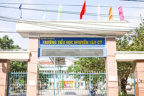 Sau phản ánh lạm thu, giáo viên sửa bài thi: Sở GD&ĐT Gia Lai đề nghị điều chuyển hiệu trưởng