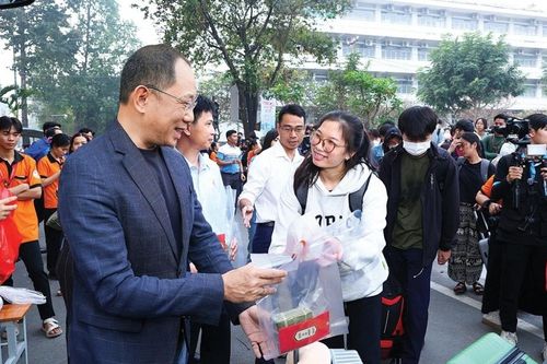 Những chuyến xe đoàn viên mùa Xuân - Hành trình PVOIL gieo mầm hạnh phúc