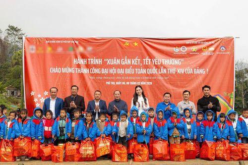 'Xuân gắn kết, Tết yêu thương' lan tỏa ấm áp tới đồng bào, thiếu nhi vùng cao