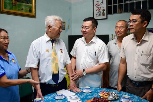 Giám đốc Sở Dân tộc và Tôn giáo TPHCM thăm, chúc Tết Bính Ngọ 2026