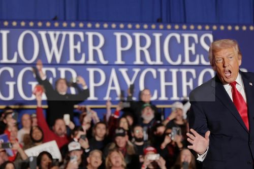 Tổng thống Trump 20 lần tuyên bố thắng lạm phát dù bão giá vẫn bủa vây