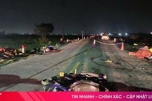 Xe máy va chạm nhau, 3 người thương vong
