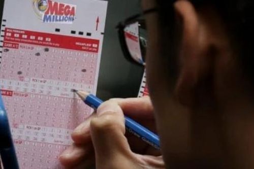 Chuỗi bi kịch đau đớn của triệu phú USD sau khi trúng số độc đắc