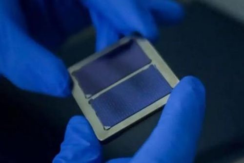 Trung Quốc phá vỡ kỷ lục hiệu suất pin mặt trời perovskite nhờ kỹ thuật mới