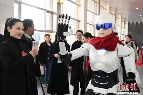 Robot phóng viên gây sốt khi tác nghiệp tại kỳ họp 'Lưỡng hội' Trung Quốc